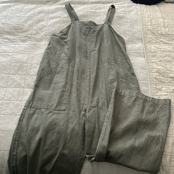 Universal Thread wide leg overalls - Picture 1 of 3